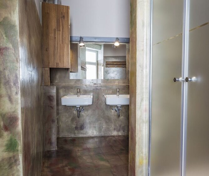 تختخواب در اتاق مشترک, Sunflower Hostel Berlin