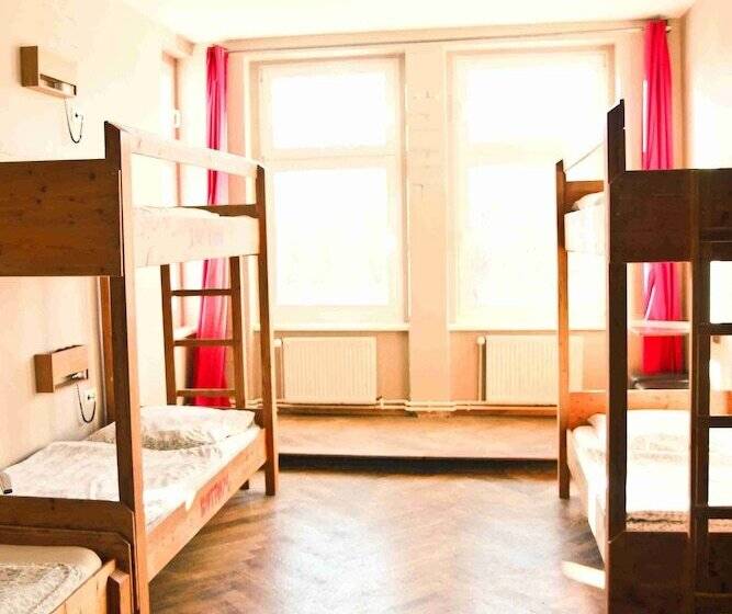 تختخواب در اتاق مشترک, Sunflower Hostel Berlin