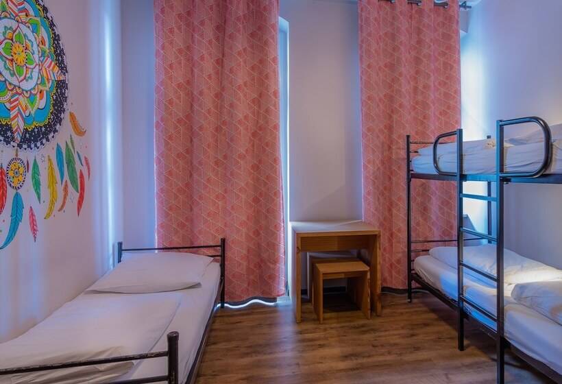 تختخواب در اتاق مشترک, Sunflower Hostel Berlin