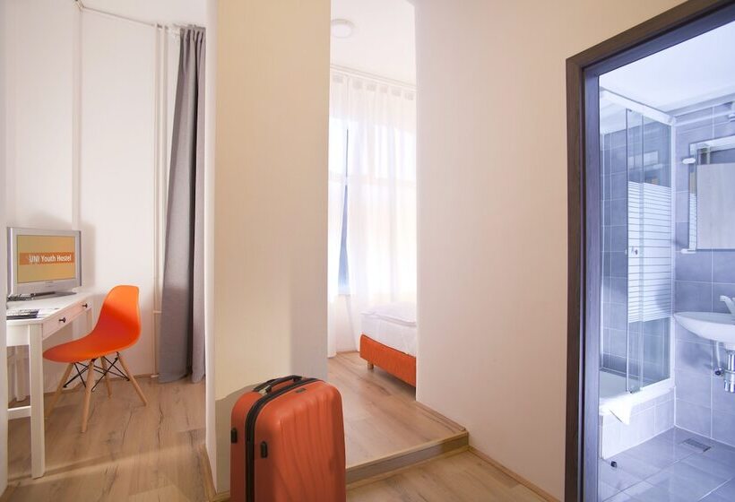 اتاق استاندارد یک نفره, Uni Hostel