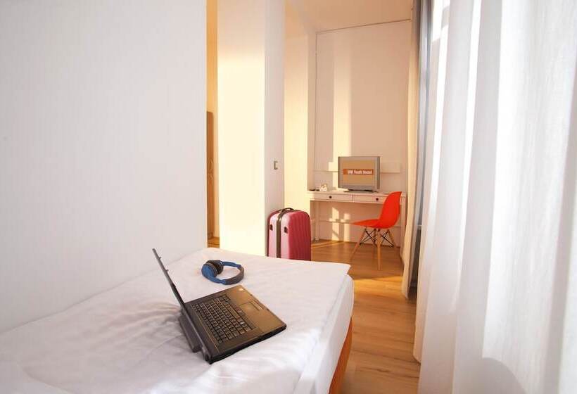 اتاق استاندارد یک نفره, Uni Hostel