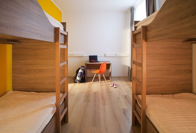 تختخواب در اتاق مشترک, Uni Hostel