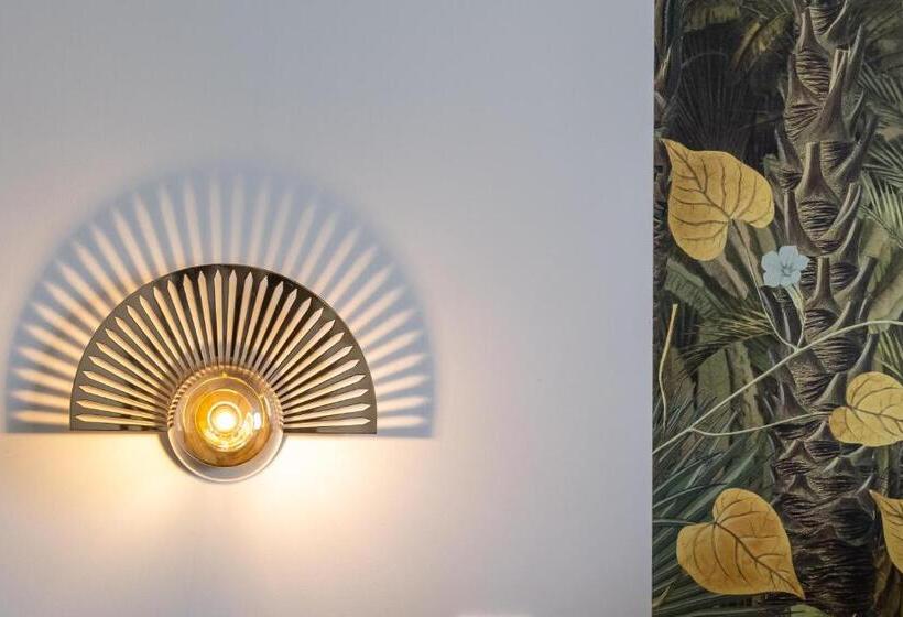 غرفة قياسية, Libertitu