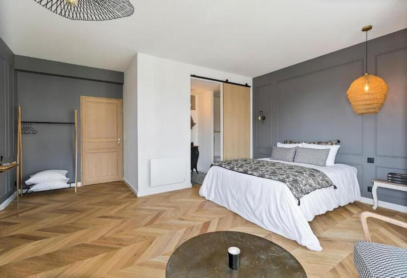 Quarto Estandar, Libertitu