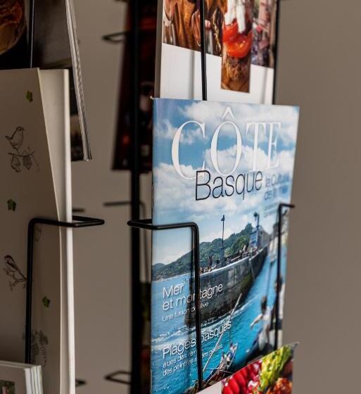 דירת שלושה חדרים, Libertitu