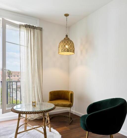 דירת שלושה חדרים, Libertitu