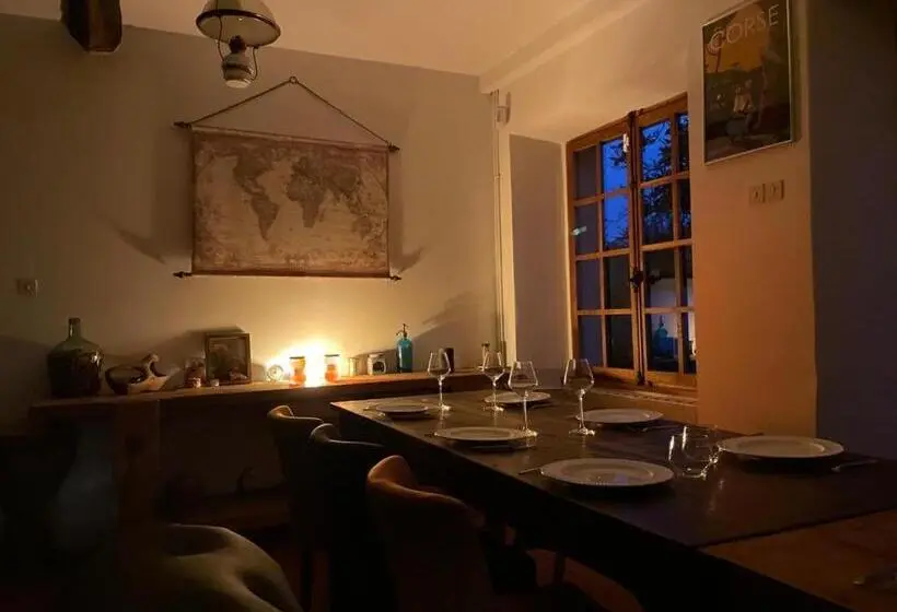 マウンテンビュースタンダードルーム, Domaine La Tour