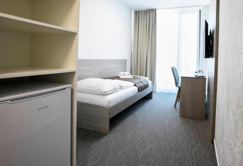 اتاق استاندارد یک نفره, Hendi Centrum