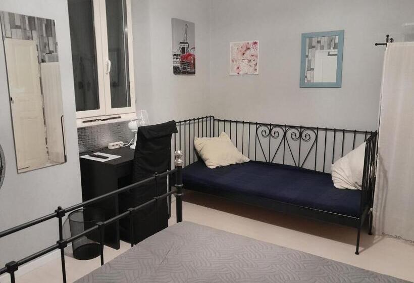 חדר סטנדרט, Sur La Bonnefooi