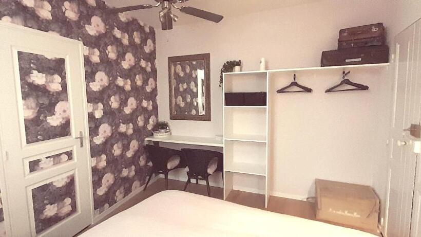 חדר סטנדרט, Sur La Bonnefooi