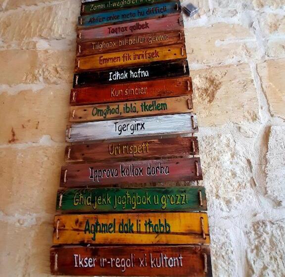 اتاق استاندارد با بالکن, The Lyndee House