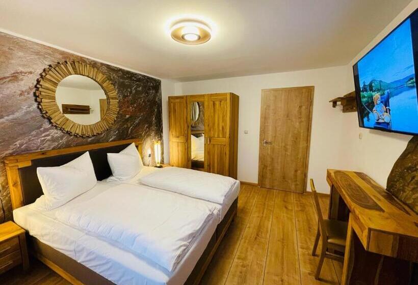 Quarto Estandar, Restaurant Unikat