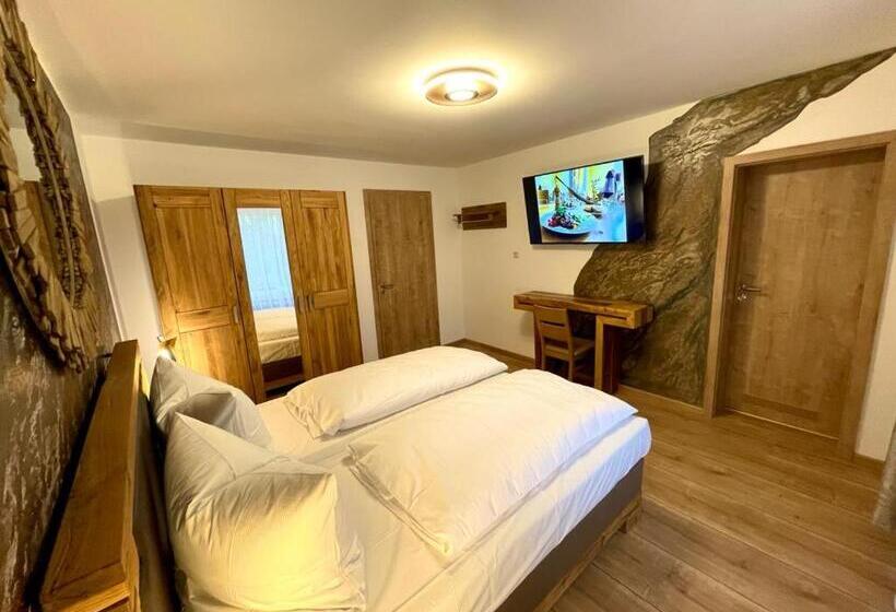 Номер Стандарт, Restaurant Unikat