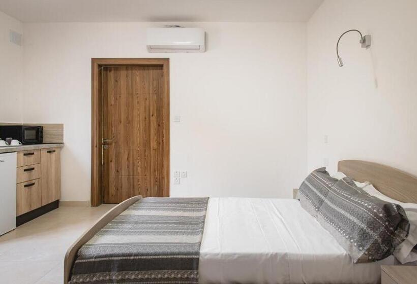 اتاق استاندارد با تخت بزرگ برای معلولان, Mon Chery