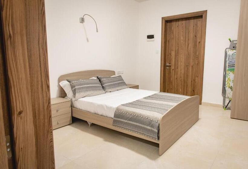 اتاق استاندارد با تخت بزرگ برای معلولان, Mon Chery