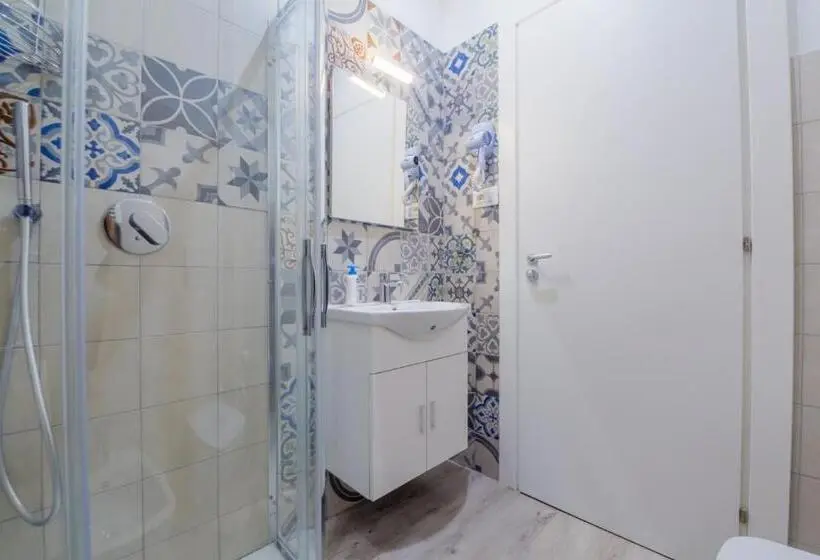 اتاق استاندارد یک نفره, Residenza Borgo Guazzo