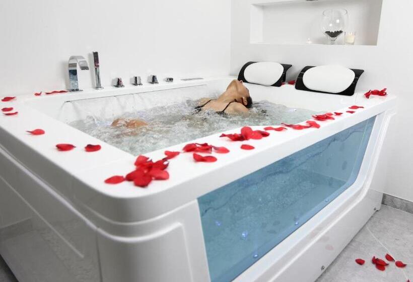 اتاق استاندارد با وان آب گرم, Isademar