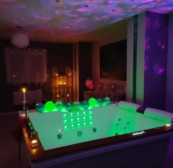 バスタブ付きスタンダードルーム, Loft Avec Baignoire Spa Lécrin Romantique