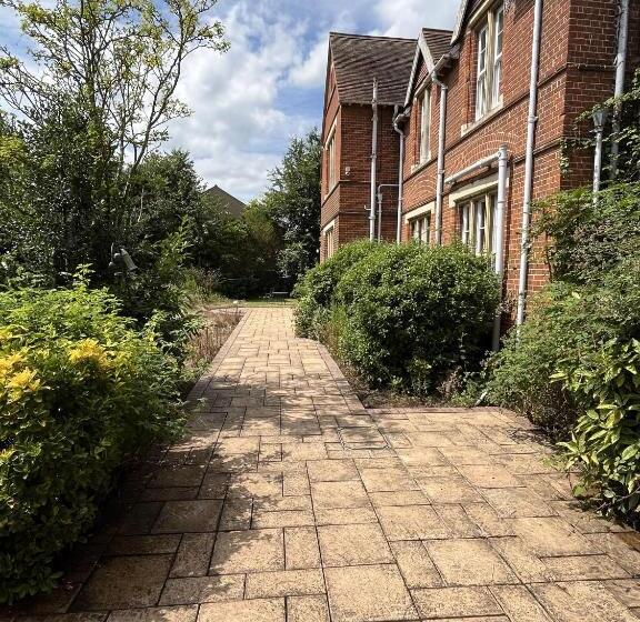Апартаменты 1 Спальня, Willingham House