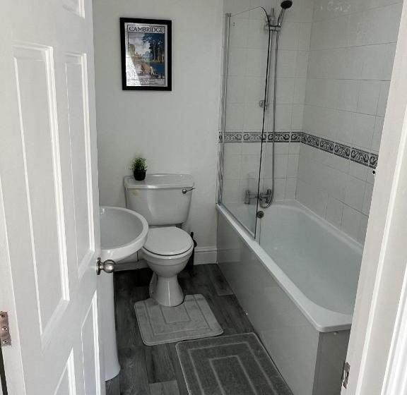 דירת חדר, Willingham House