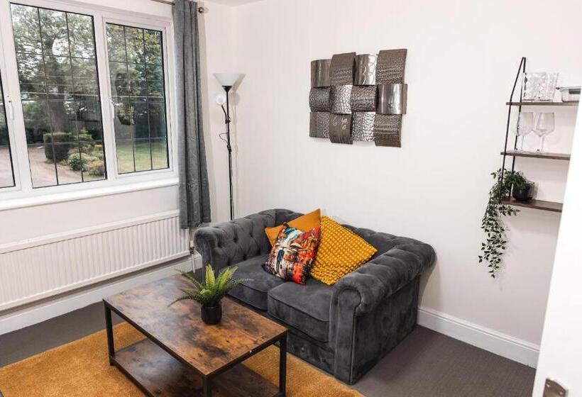 דירת חדר סופריור, Willingham House