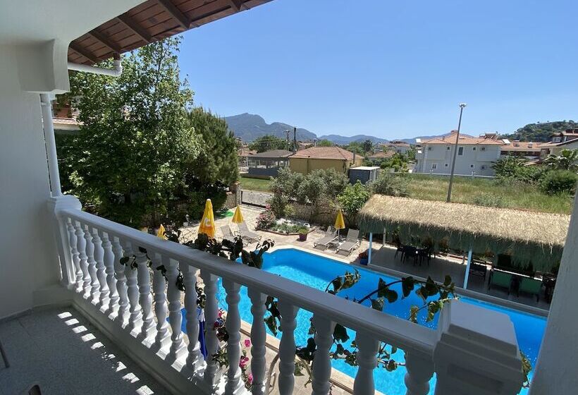 Quarto Superior Vista Piscina, Casablanca