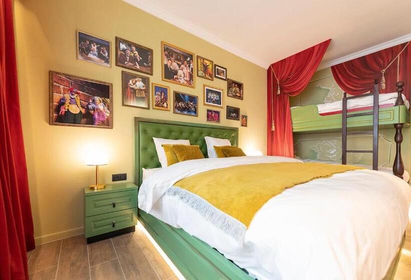 四人豪华间, Plopsaland Theater