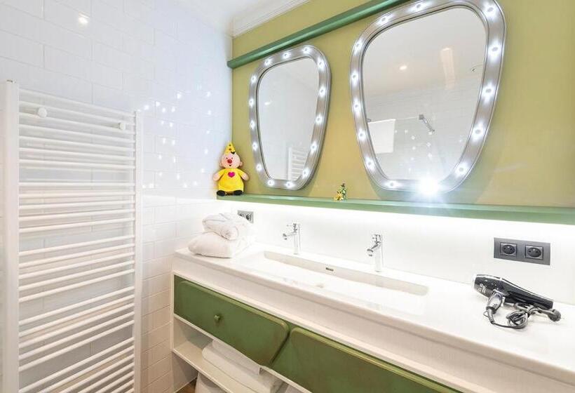 高级套房, Plopsaland Theater