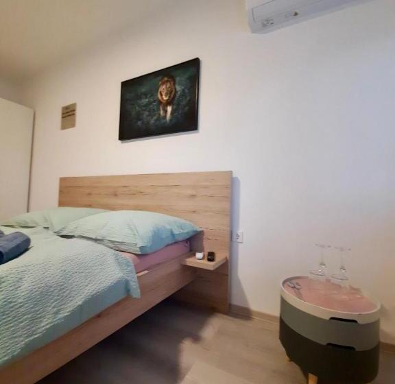 اتاق لوکس با بالکن, Rooms Optim