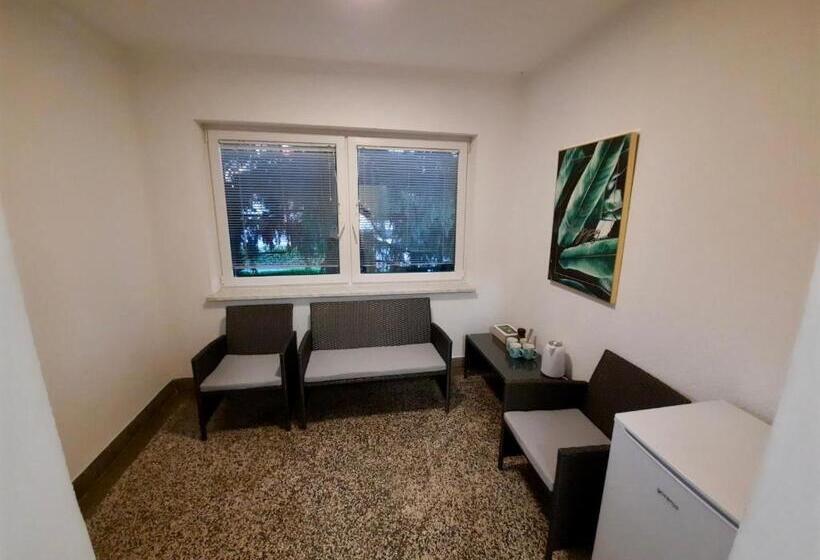 اتاق لوکس خانوادگی, Rooms Optim