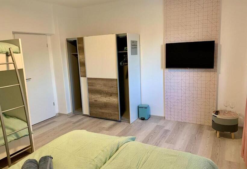 اتاق لوکس خانوادگی, Rooms Optim