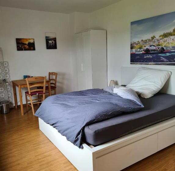 חדר סטנדרט חדר אמבטיה משותף, Pension Larifari