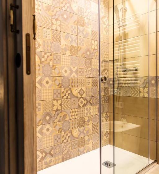 スタンダードルーム, La Rondine