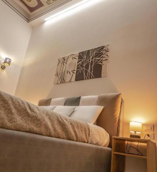 スタンダードルーム, La Rondine