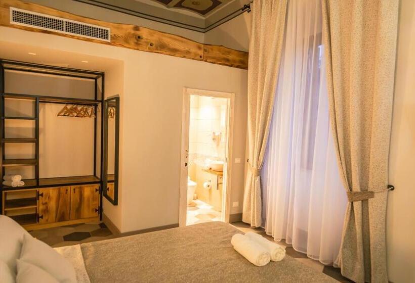 スタンダードルーム, La Rondine