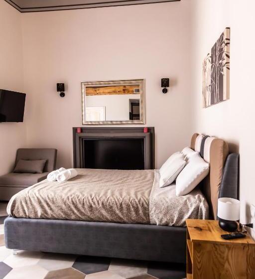 スタンダードルーム, La Rondine