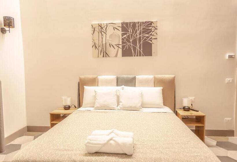 スタンダードルーム, La Rondine