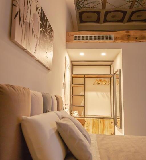 スタンダードルーム, La Rondine