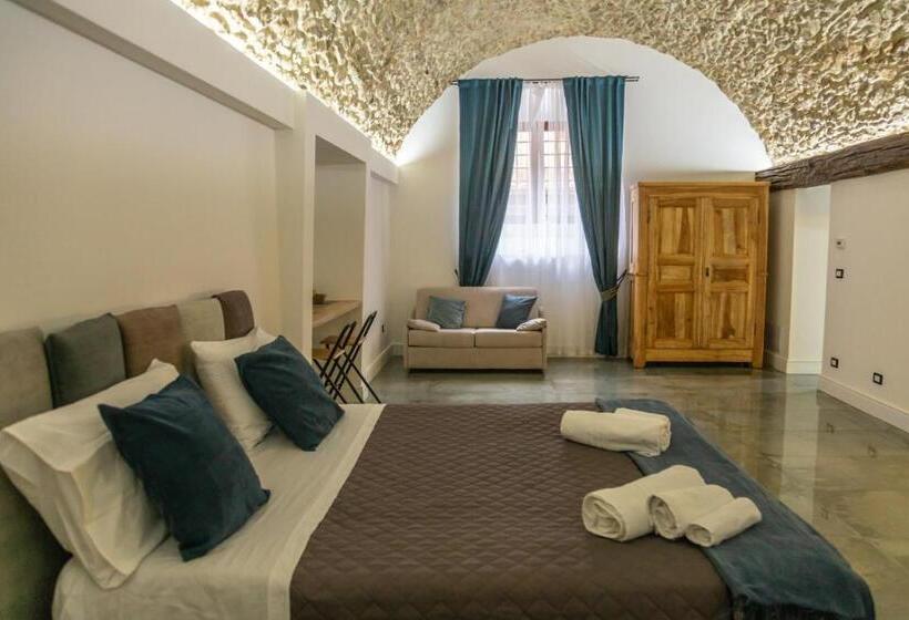 ファミリールーム, La Rondine