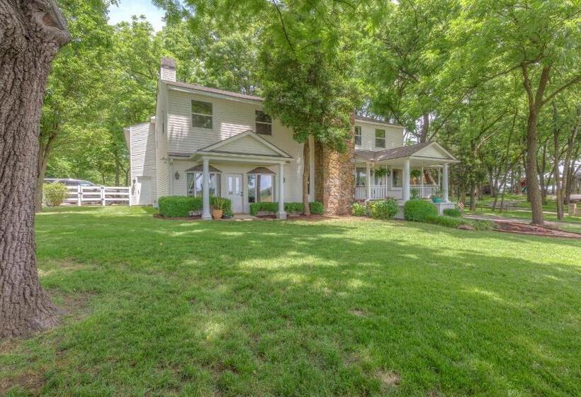 جناح 3 غرف نوم, The Funky Monkey Inn