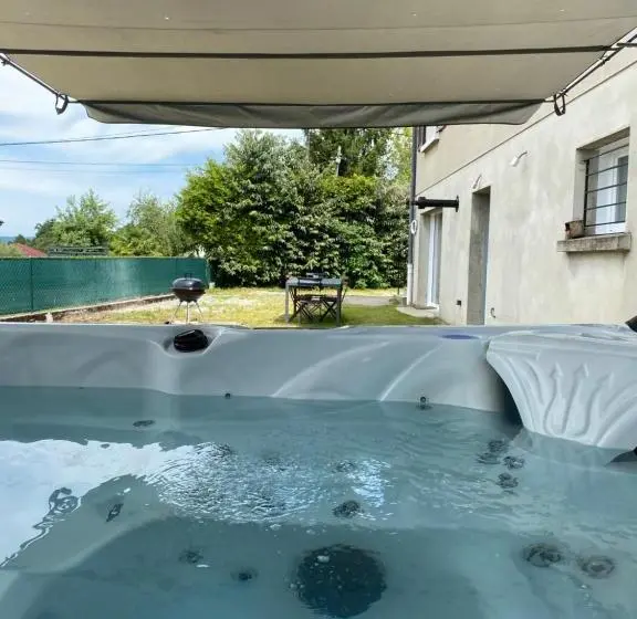 1階の1ベッドルームアパートメント, L Entre 2 Lyon Grenoble Villa Avec Jacuzzi