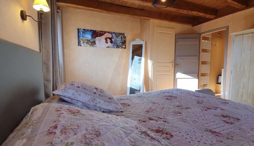 Дом 2 Спальни, Domaine Du Cardou
