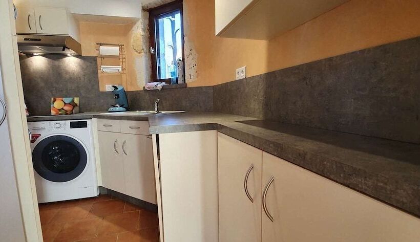 Дом 2 Спальни, Domaine Du Cardou