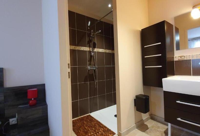 Дом 2 Спальни, Domaine Du Cardou