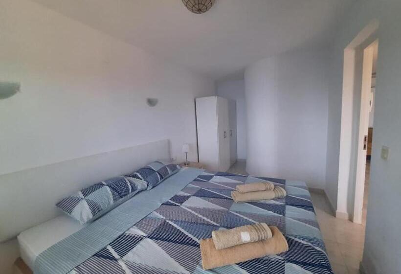 ویلای یک اتاق خوابه با استخر شنا, La Vista Al Mar