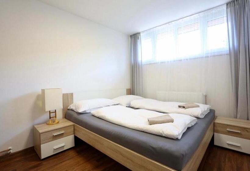 标准间, Pension Lesná