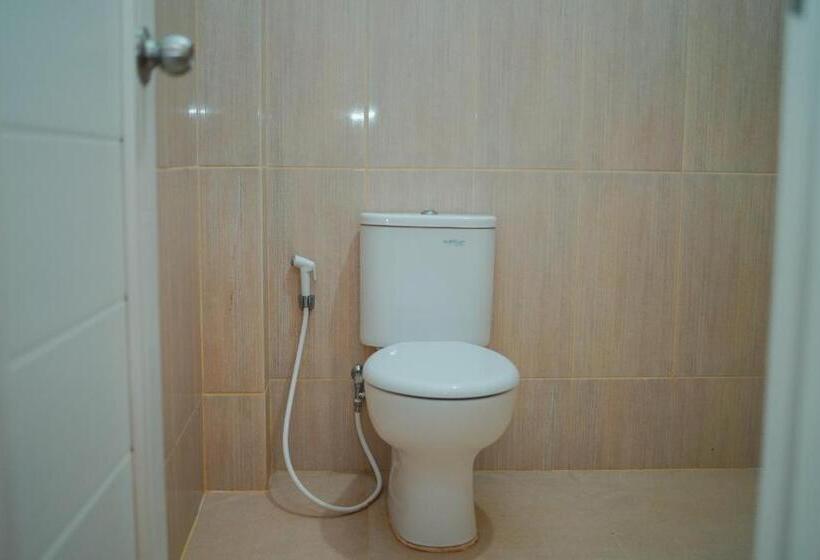 スタンダードトリプルルーム, Amel Aceh