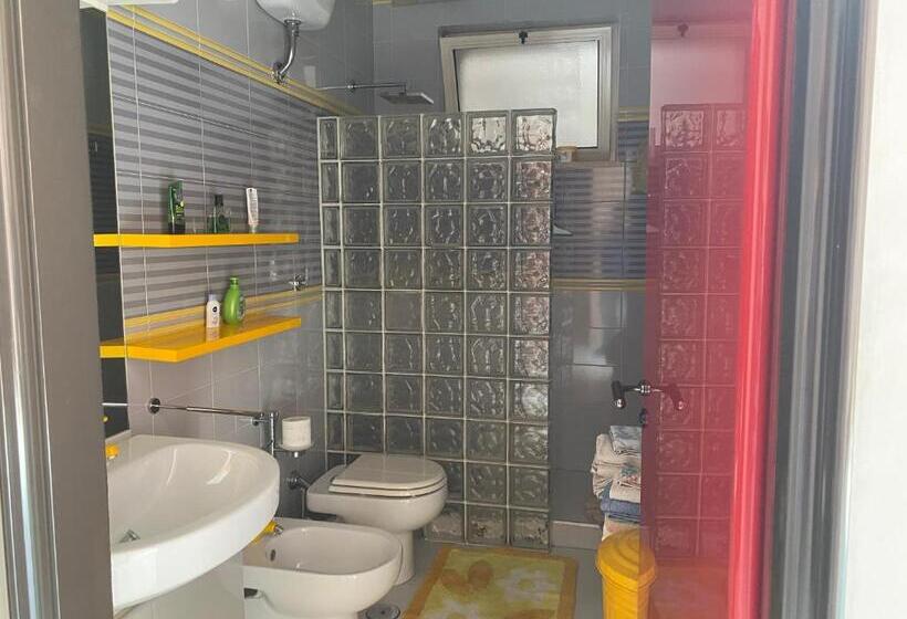 חדר סטנדרט חדר אמבטיה משותף, Dimora Nina