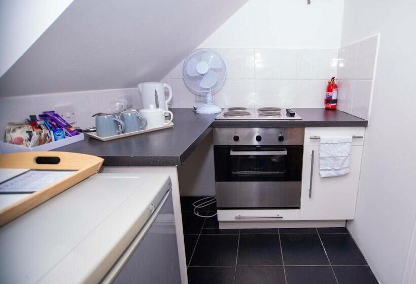 Номер Стандарт с Балконом, Braeside Guest House, Loch Lomond