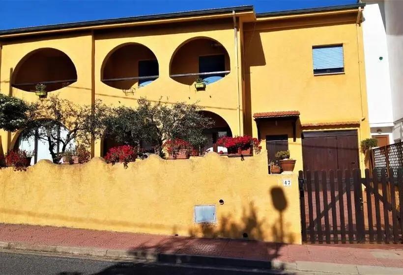 １ベッドルームアパートメント, Camere O Appartamento Intero In Locazione In Pittinuri